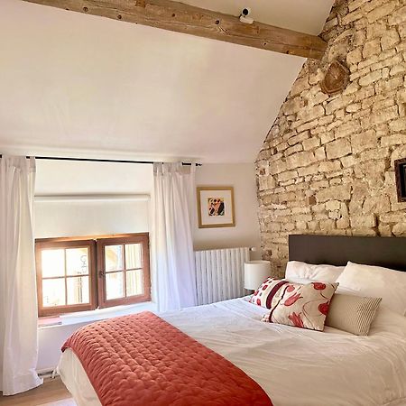 La Cour Des Delices Bed & Breakfast Gigny  Exterior foto