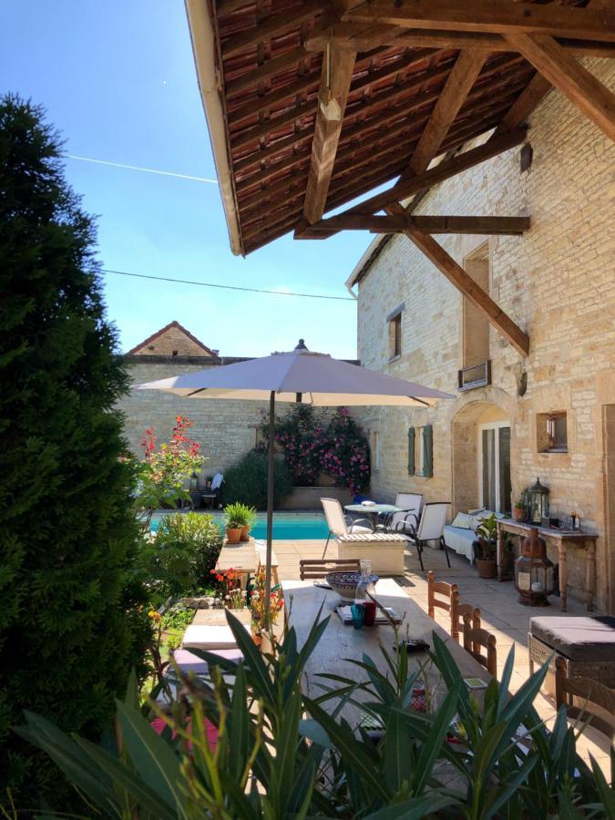 La Cour Des Delices Bed & Breakfast Gigny  Exterior foto