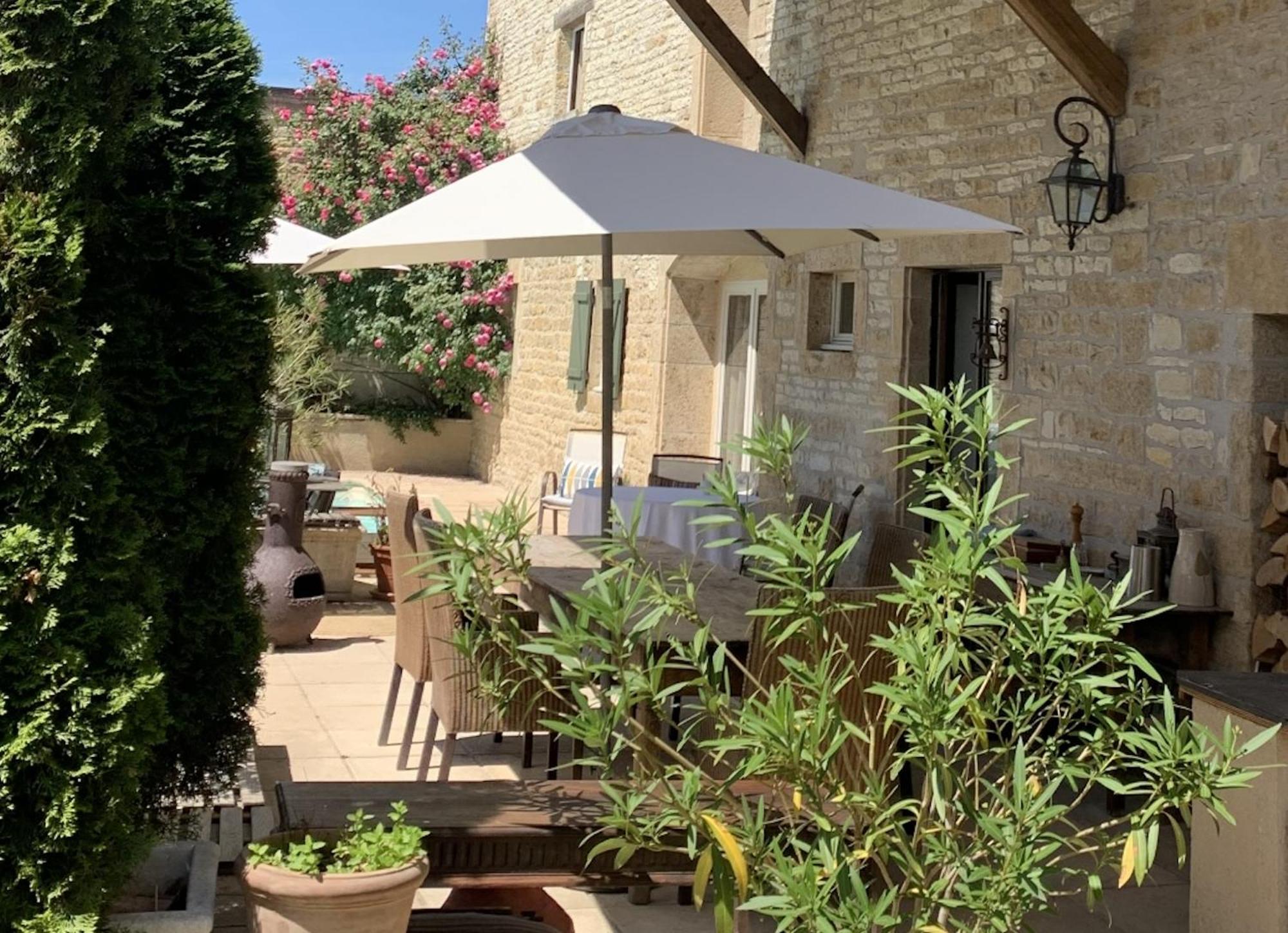 La Cour Des Delices Bed & Breakfast Gigny  Exterior foto